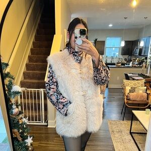 Commense Beige Faux Fur Vest